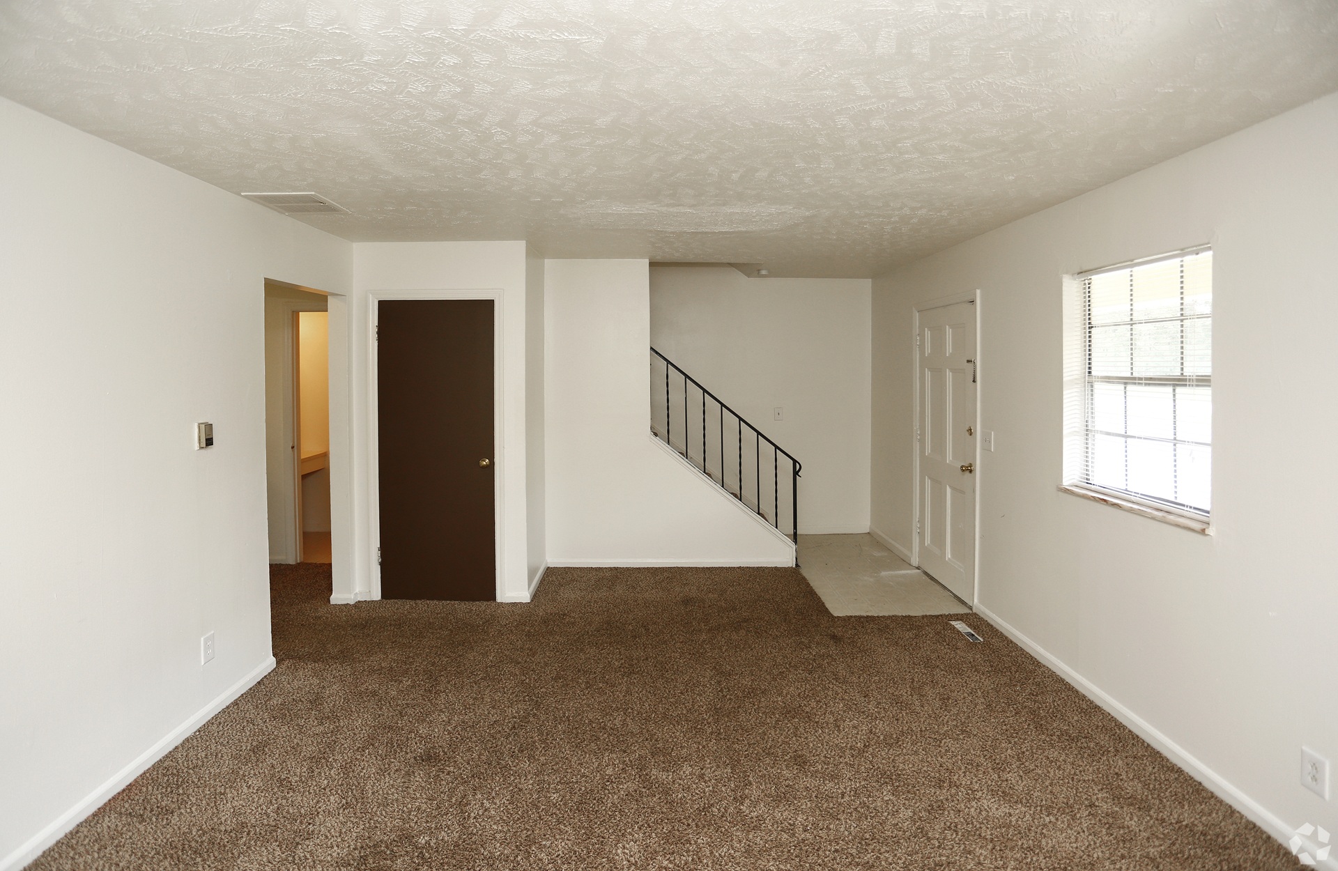 Kingston Green Apartments living room in Kokomo Indiana