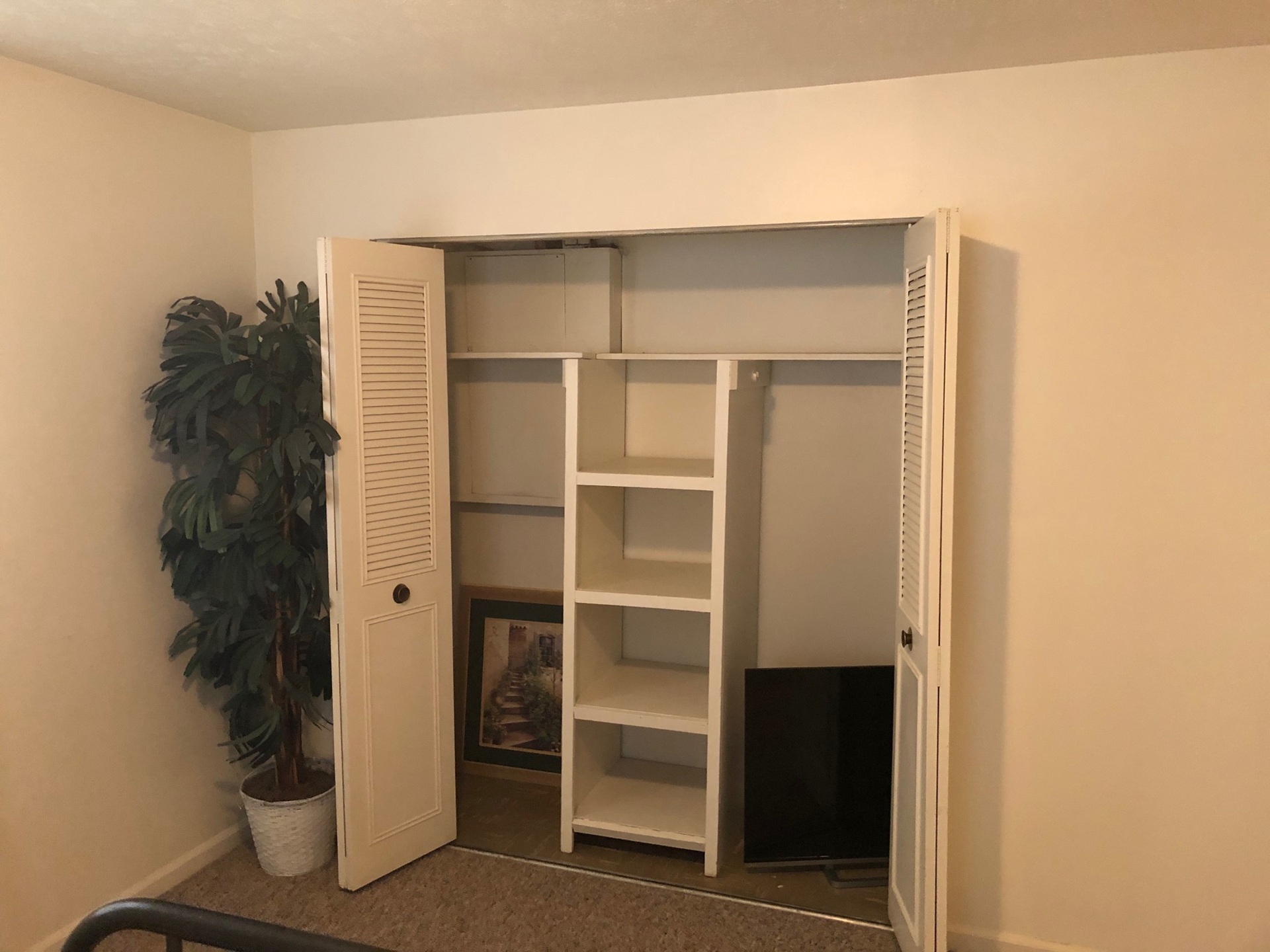 Kingston Green Apartments spare bedroom in Kokomo Indiana